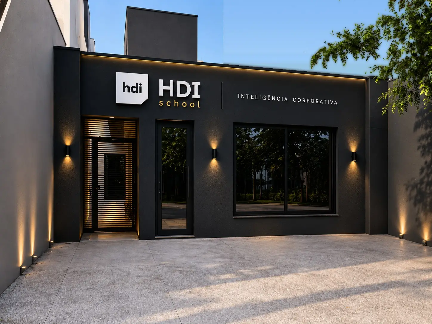 Fachada da HDI School em Itu ao entardecer